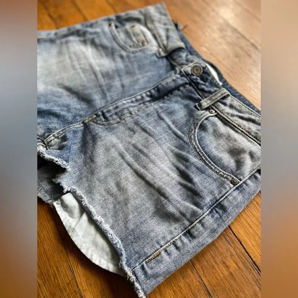 ARITZIA: Talula Distressed Cut-Off Denim Shorts sz 27